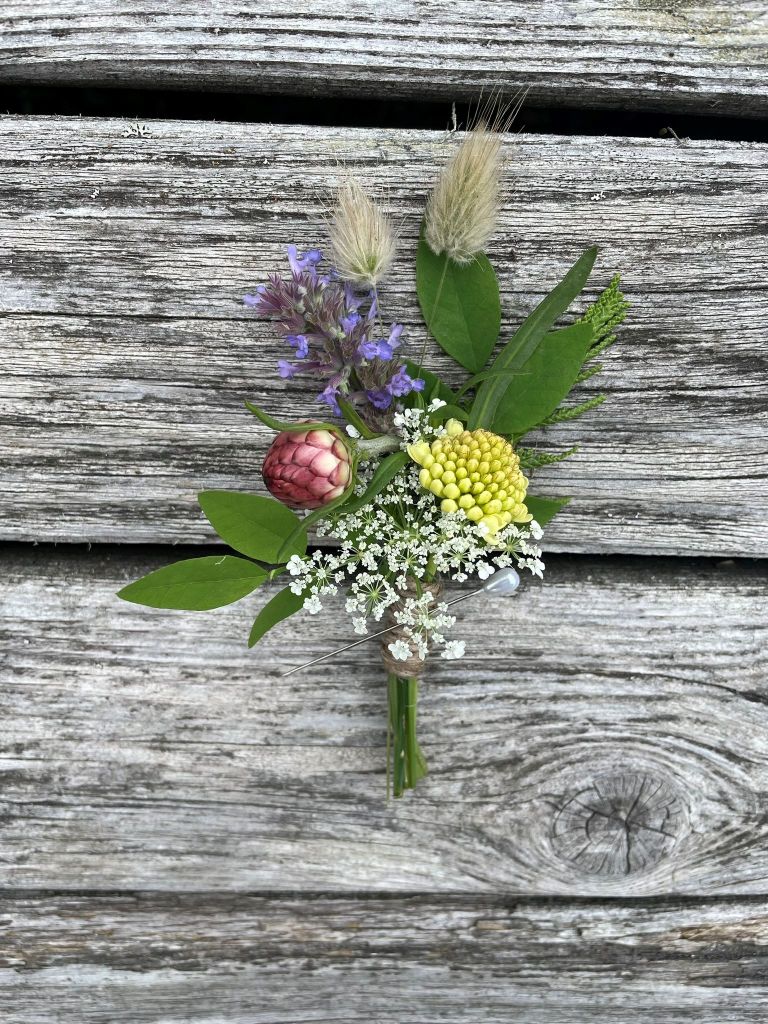 Boutonnière - Port Townsend - Locally Grown Wedding Floral Design